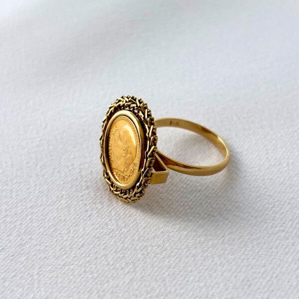Anillo moneda 5 Pesos Oro Nacional 21k, bisel 14k - Image 3